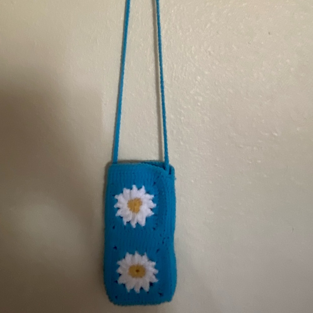 Blue Crochet Crossbody Bag with Daisy Design